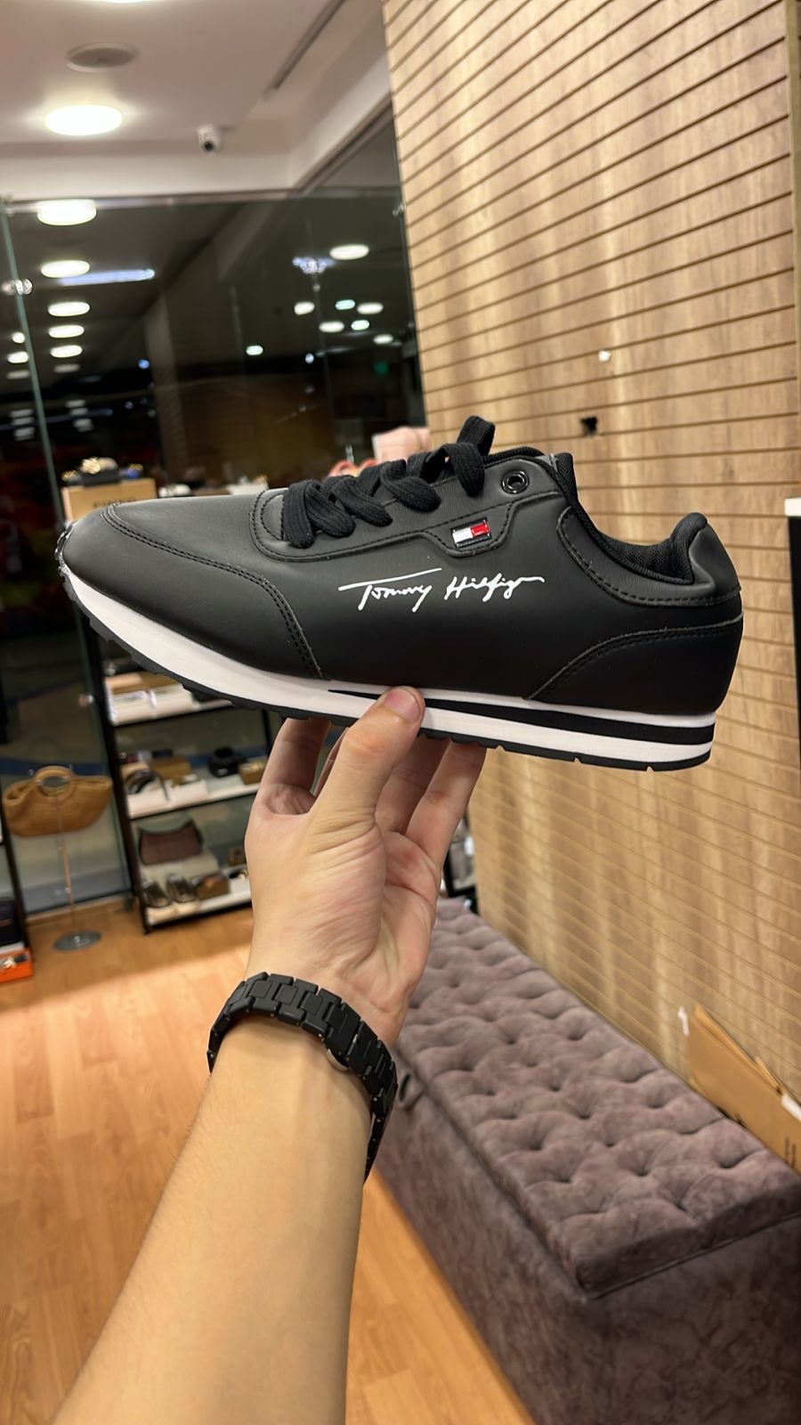 Tommy Hilfiger Signature Low-Top Sneaker - Black