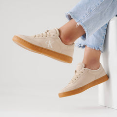 Calvin Klein Narissa sneakers in beige, featuring a classic low-top silhouette
