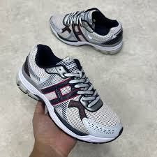 Tommy Hilfiger Pug Lace-Up Sneakers Men - SLV