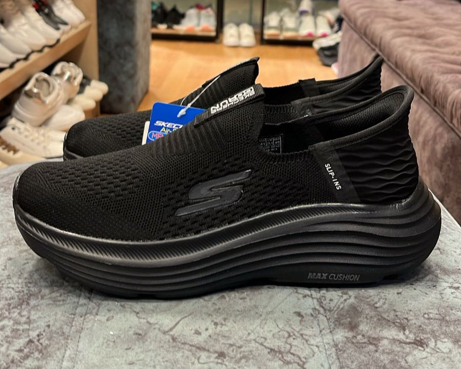 Skechers Hands Free Slip-ins: Max Cushioning - Black (Mirror)